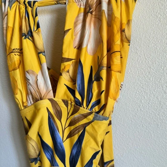 LA BLANCA Belle High Neck Mio One-Piece Swimsuit (14) - Picture 5 of 7